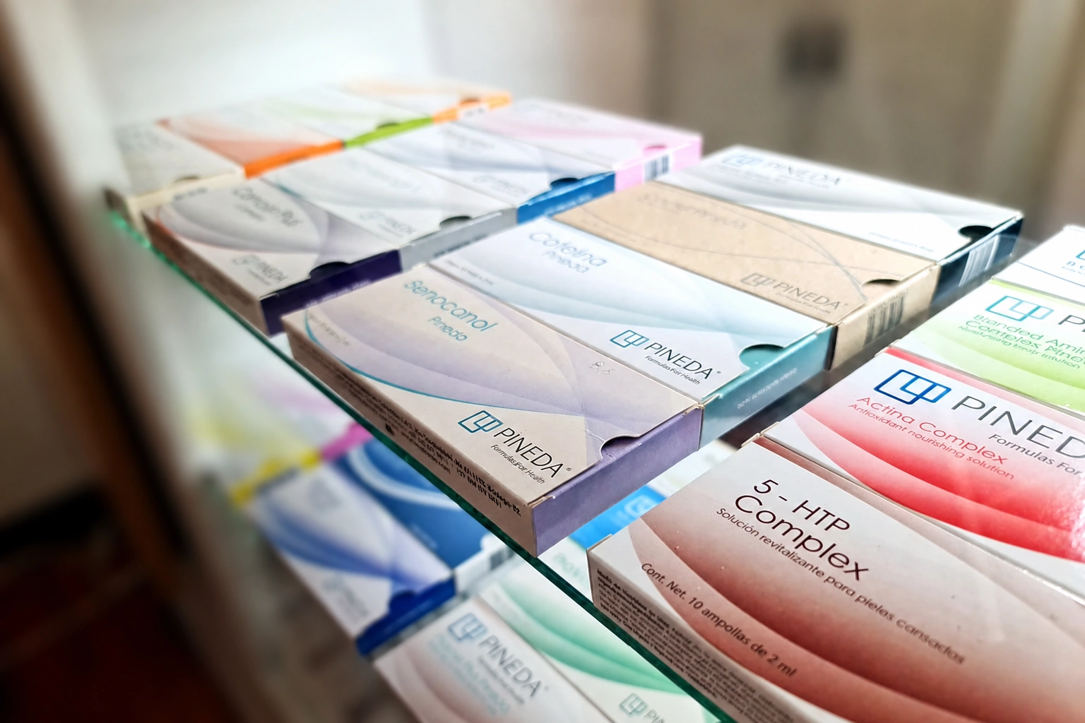 Línea de productos profesionales Laboratorio Pineda disponible en Esthetic Line